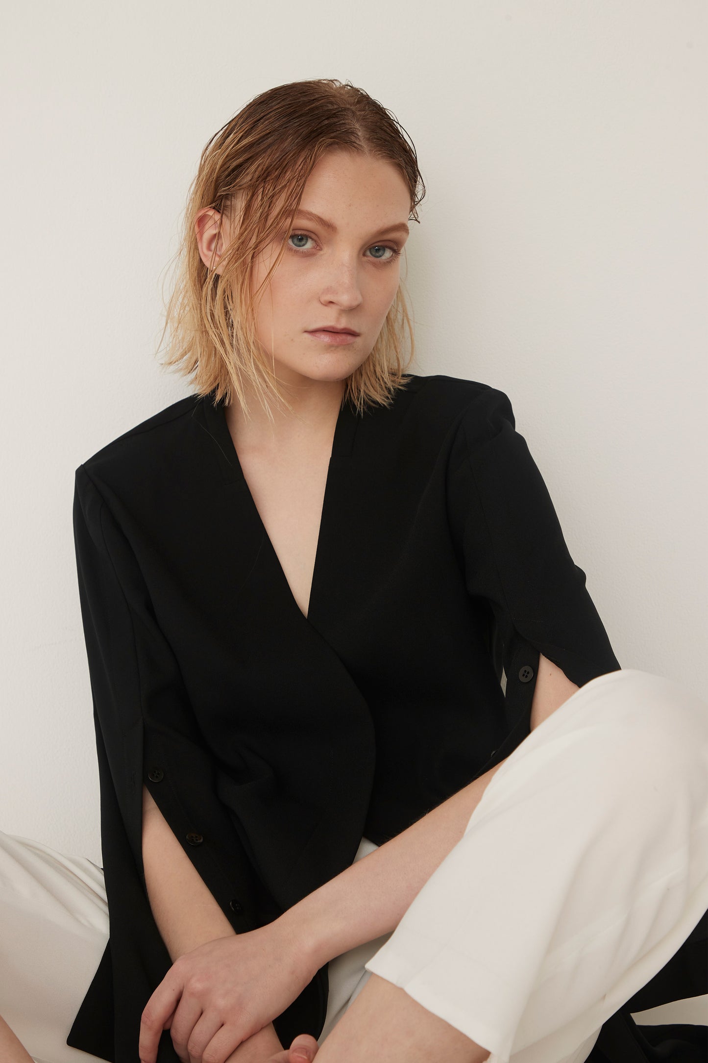 Slit Sleeves V-neck Jacket-BLACK