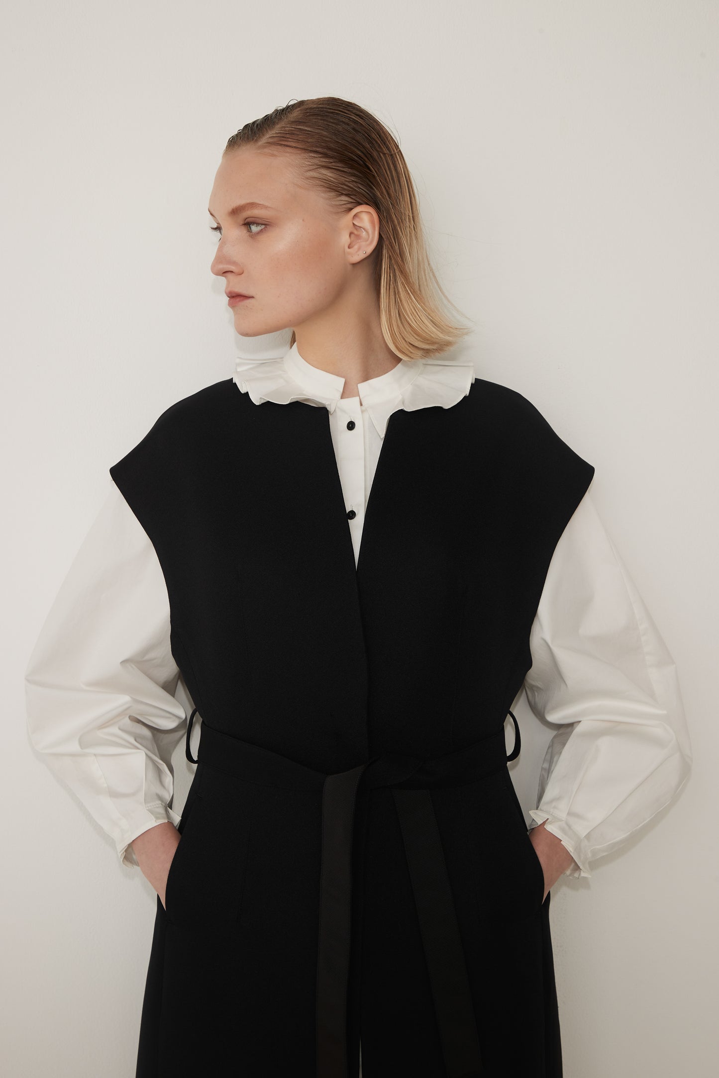 Sleeve less Long Jilet-BLACK