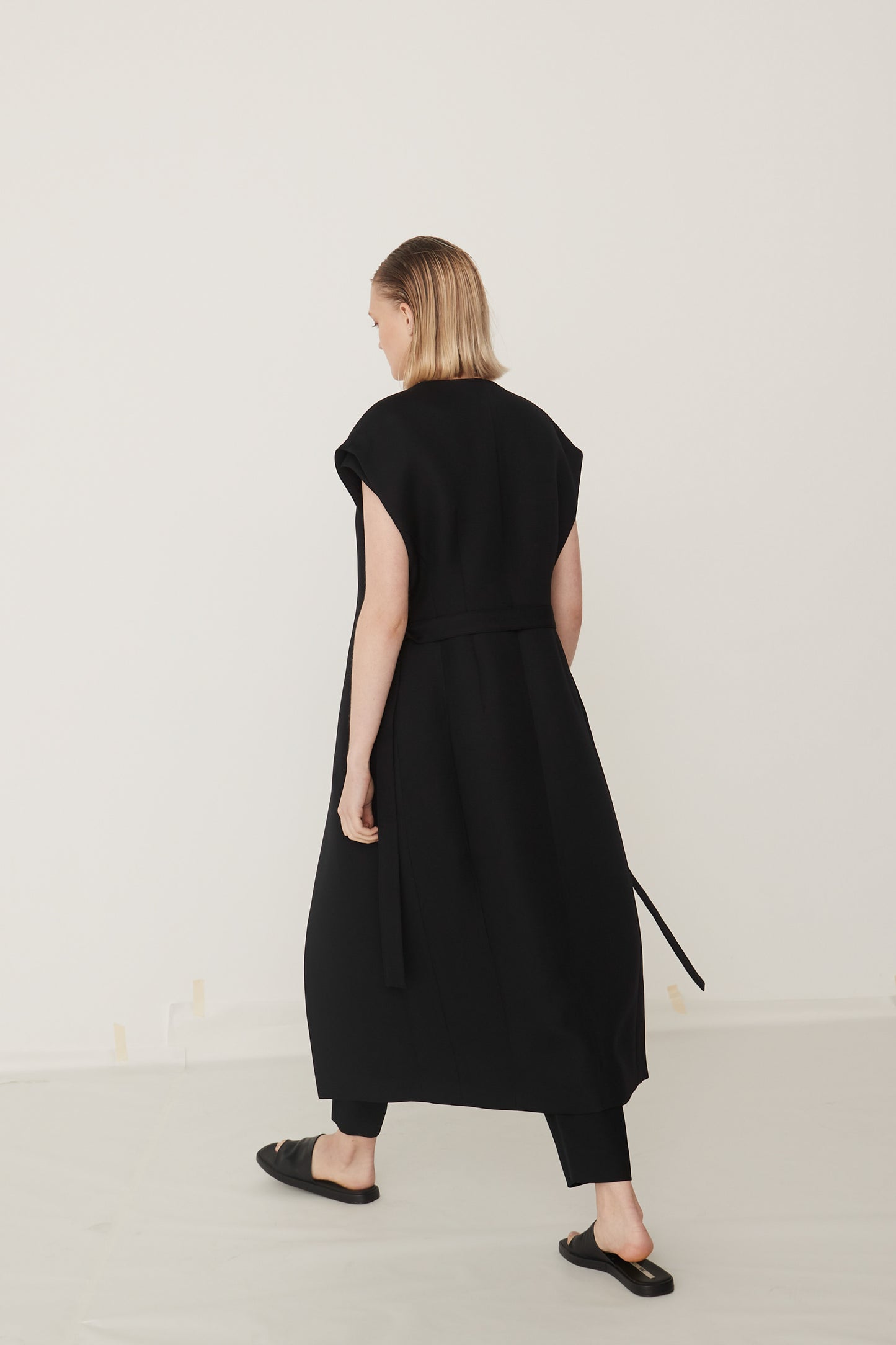 Sleeve less Long Jilet-BLACK