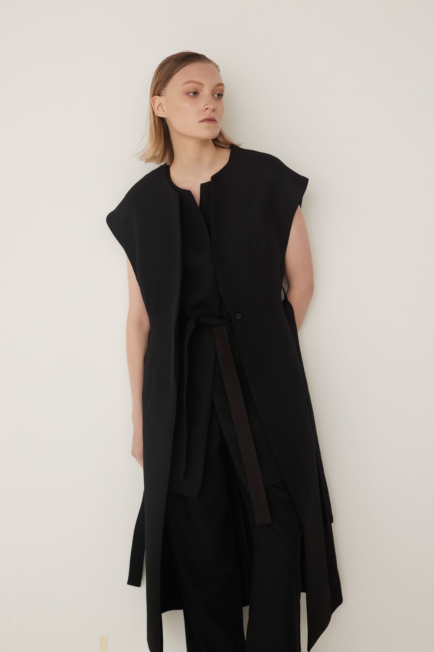 Sleeve less Long Jilet-BLACK