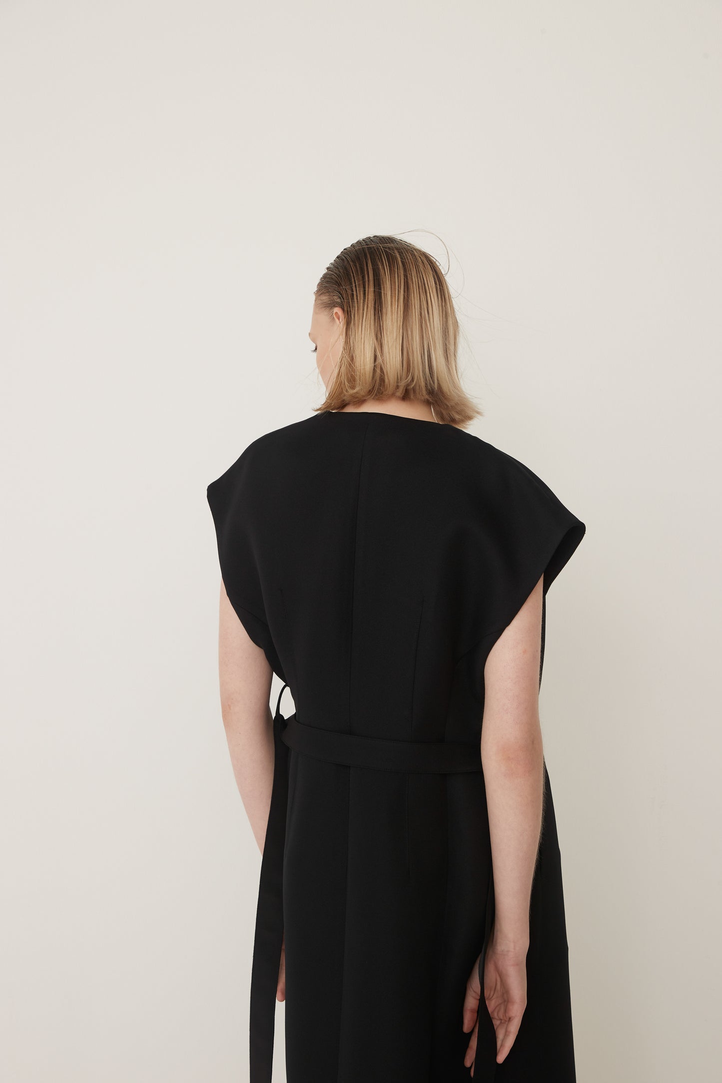 Sleeve less Long Jilet-BLACK