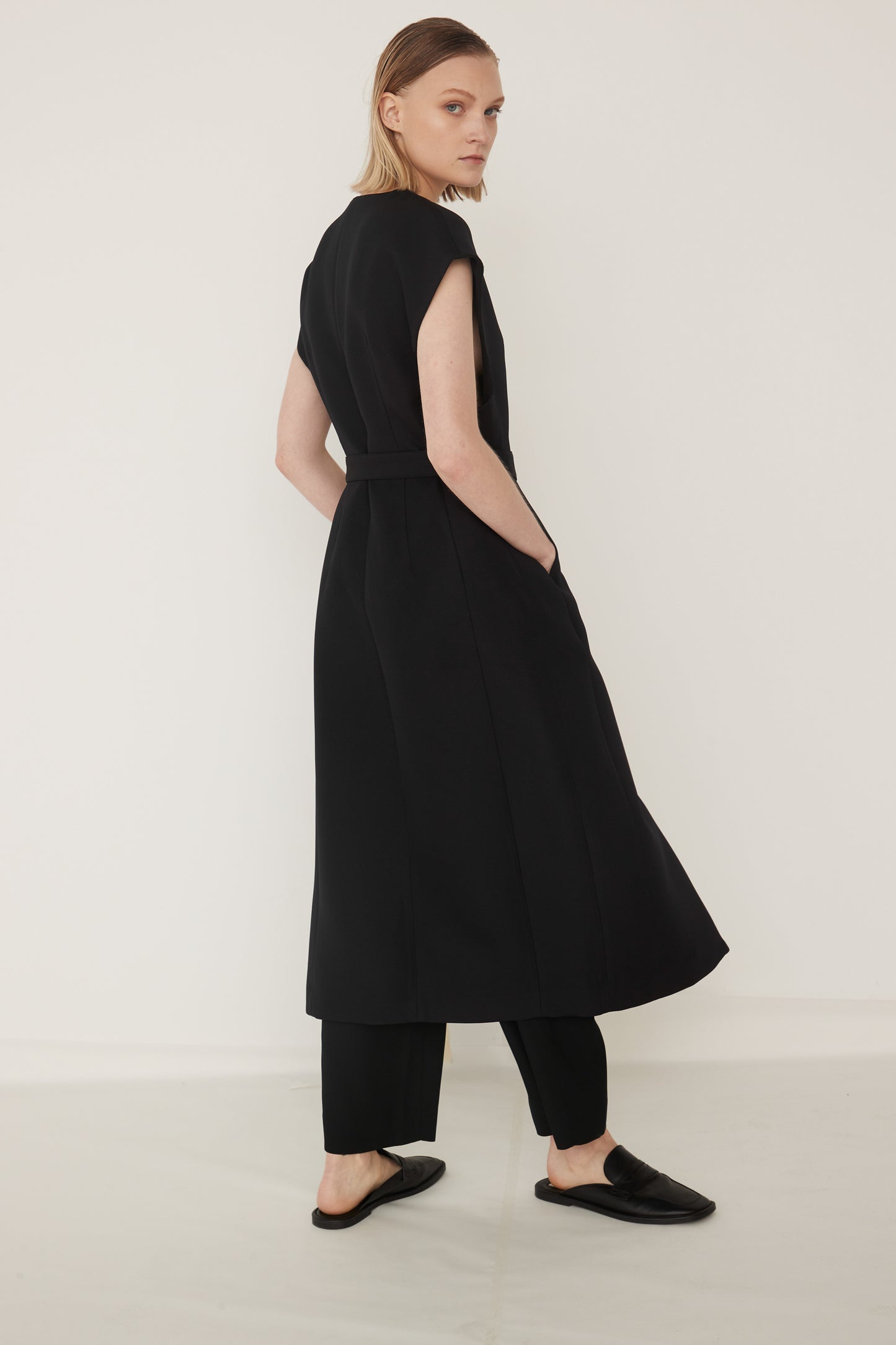 Sleeve less Long Jilet-BLACK
