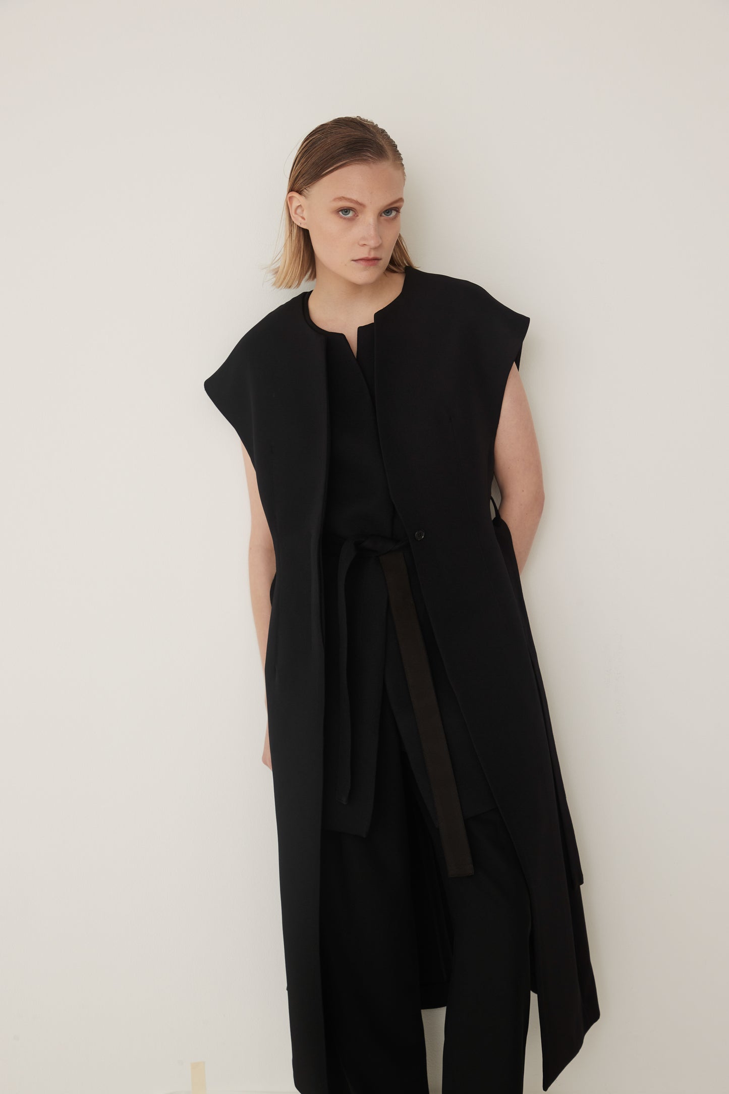 Sleeve less Long Jilet-BLACK