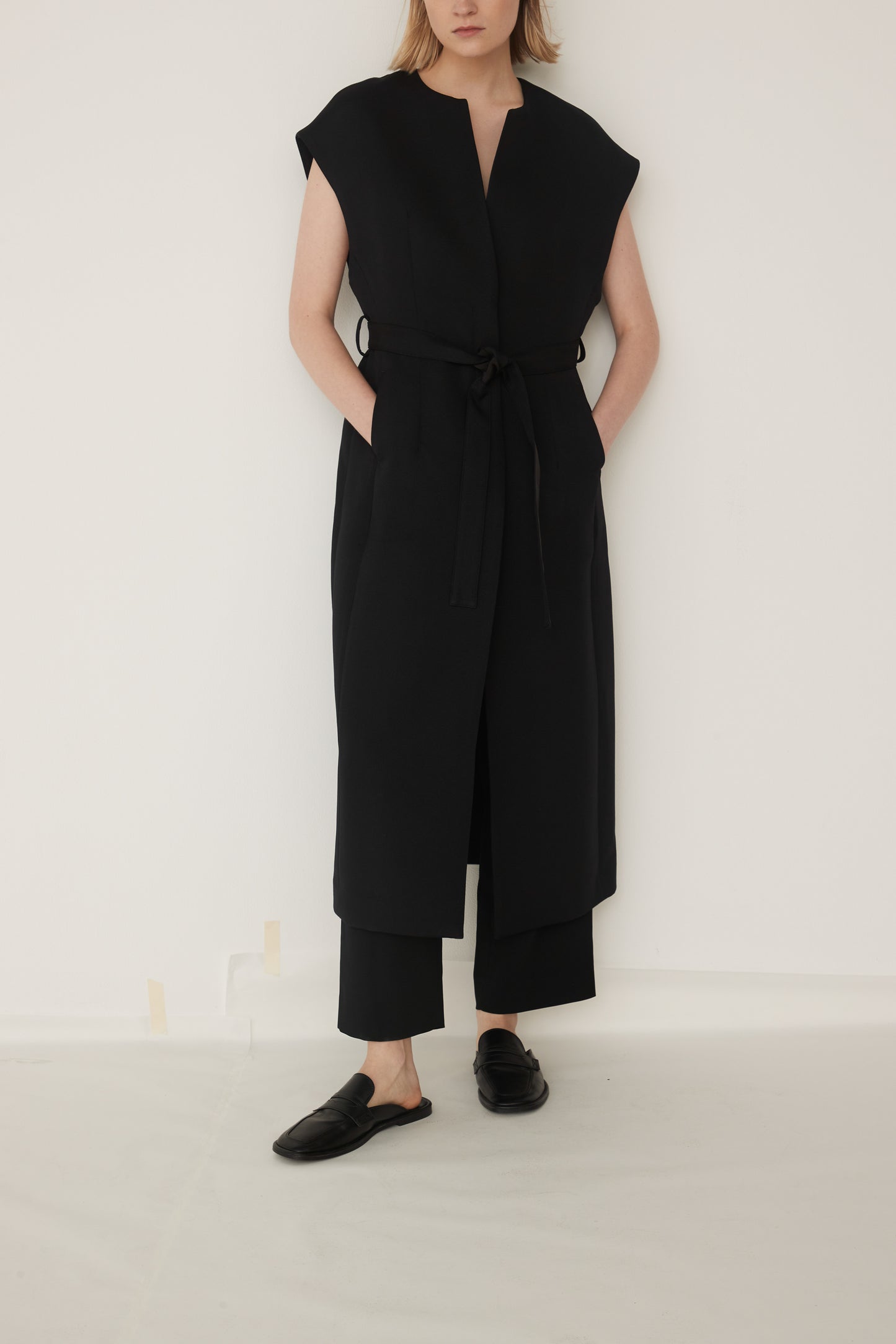 Sleeve less Long Jilet-BLACK