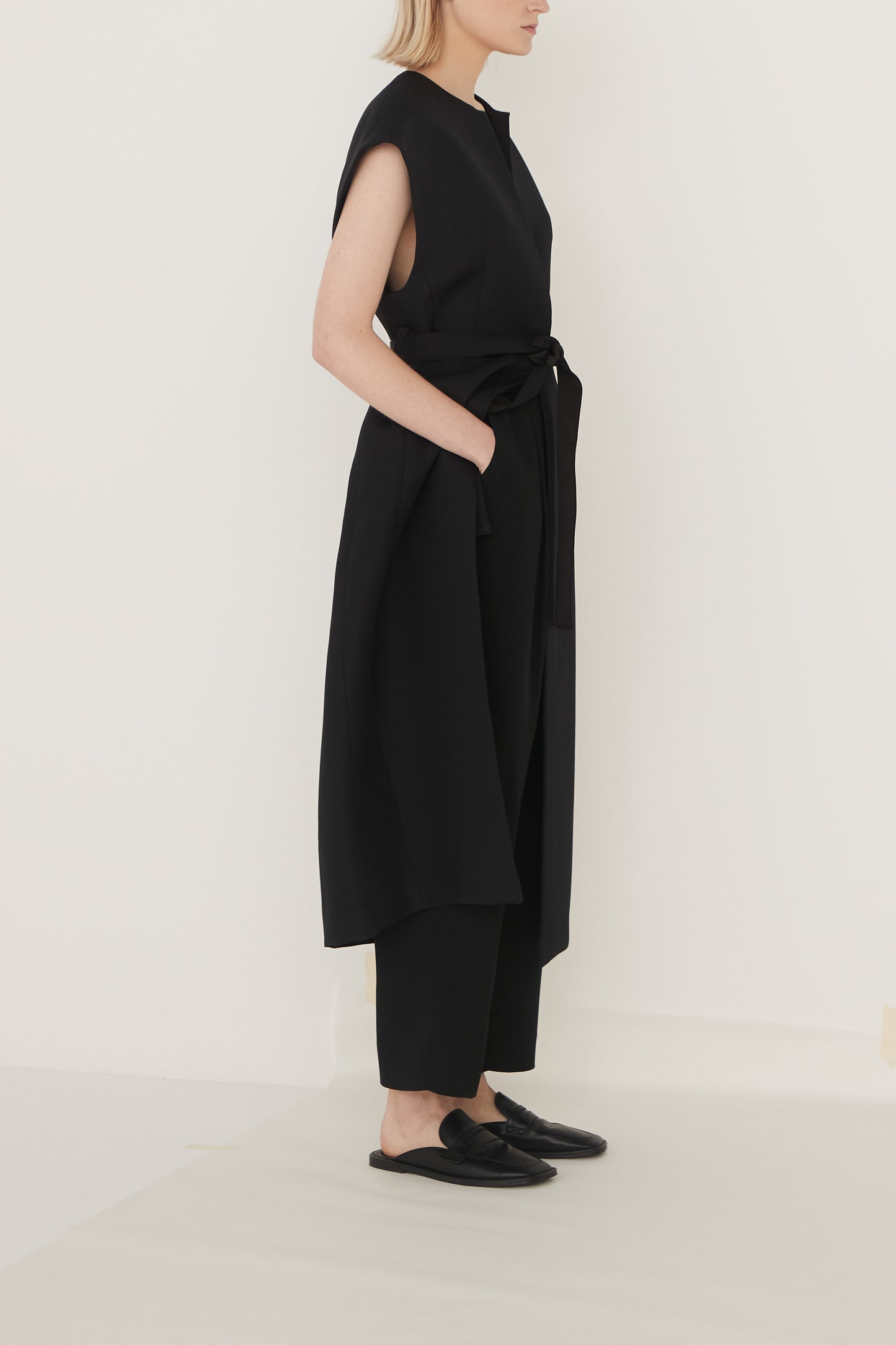 Sleeve less Long Jilet-BLACK